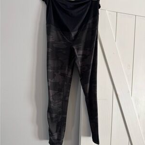 Isabel Maternity Black Camouflage M Leggings
